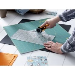 OLFA Rotating Cutting Mat 17"X17" -Sewing And Knitting 19603044e488953ad9162a9ebfaa7d68e4