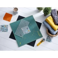 OLFA Rotating Cutting Mat 17"X17" -Sewing And Knitting 349245e0ff4718c978768f4b4cb74f3a82