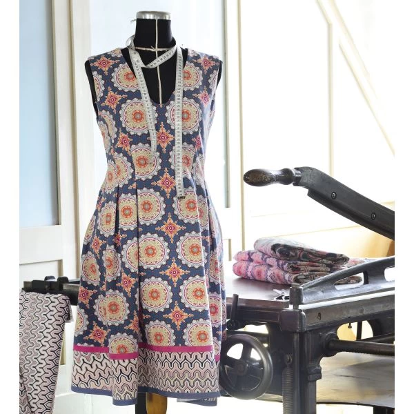 Gutermann Sew-All Polyester Thread Set - 10 Spools 4 Gutermann Sew-All Polyester Thread Set - 10 Spools - Image 2